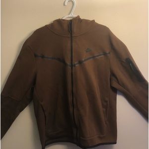 Brown Nike tech jacket !!